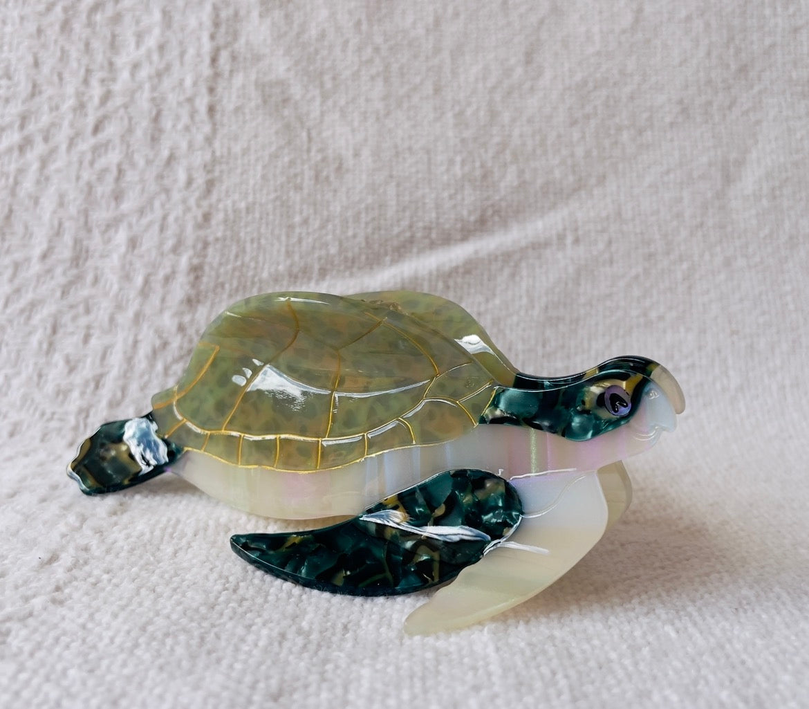 Decorative turtle hair claw clip 